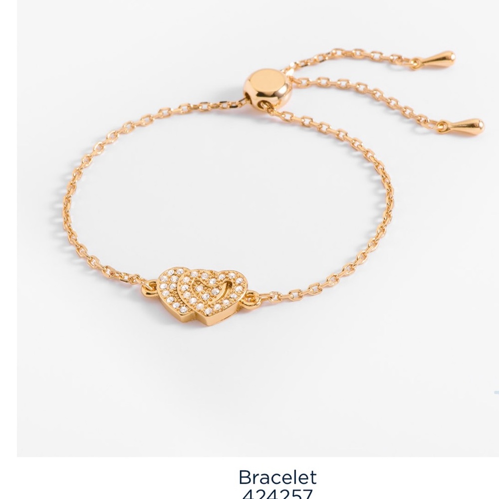 Elegant Gold Heart Bracelet